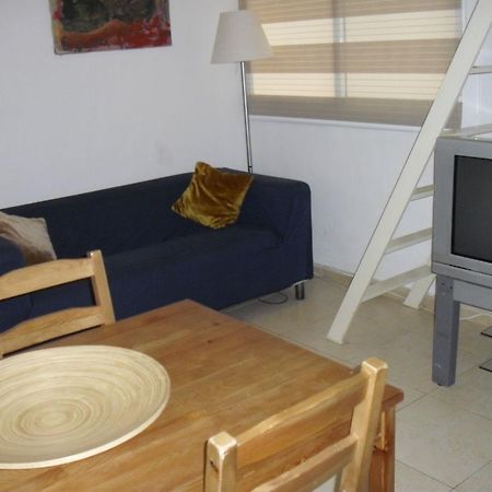 Apartaments Travessera Parc Gueell Barcelona Exterior foto