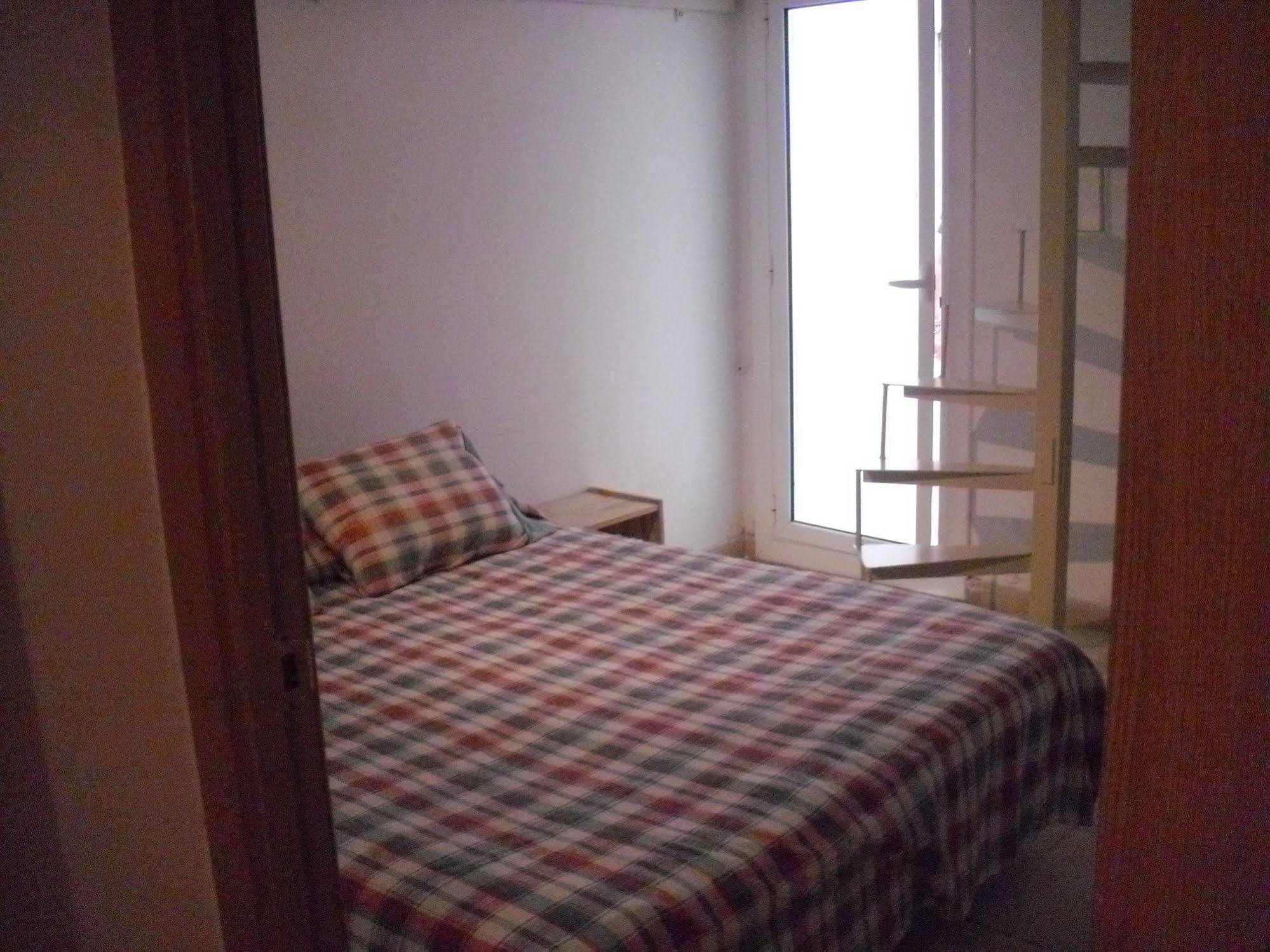 Apartaments Travessera Parc Gueell Barcelona Exterior foto