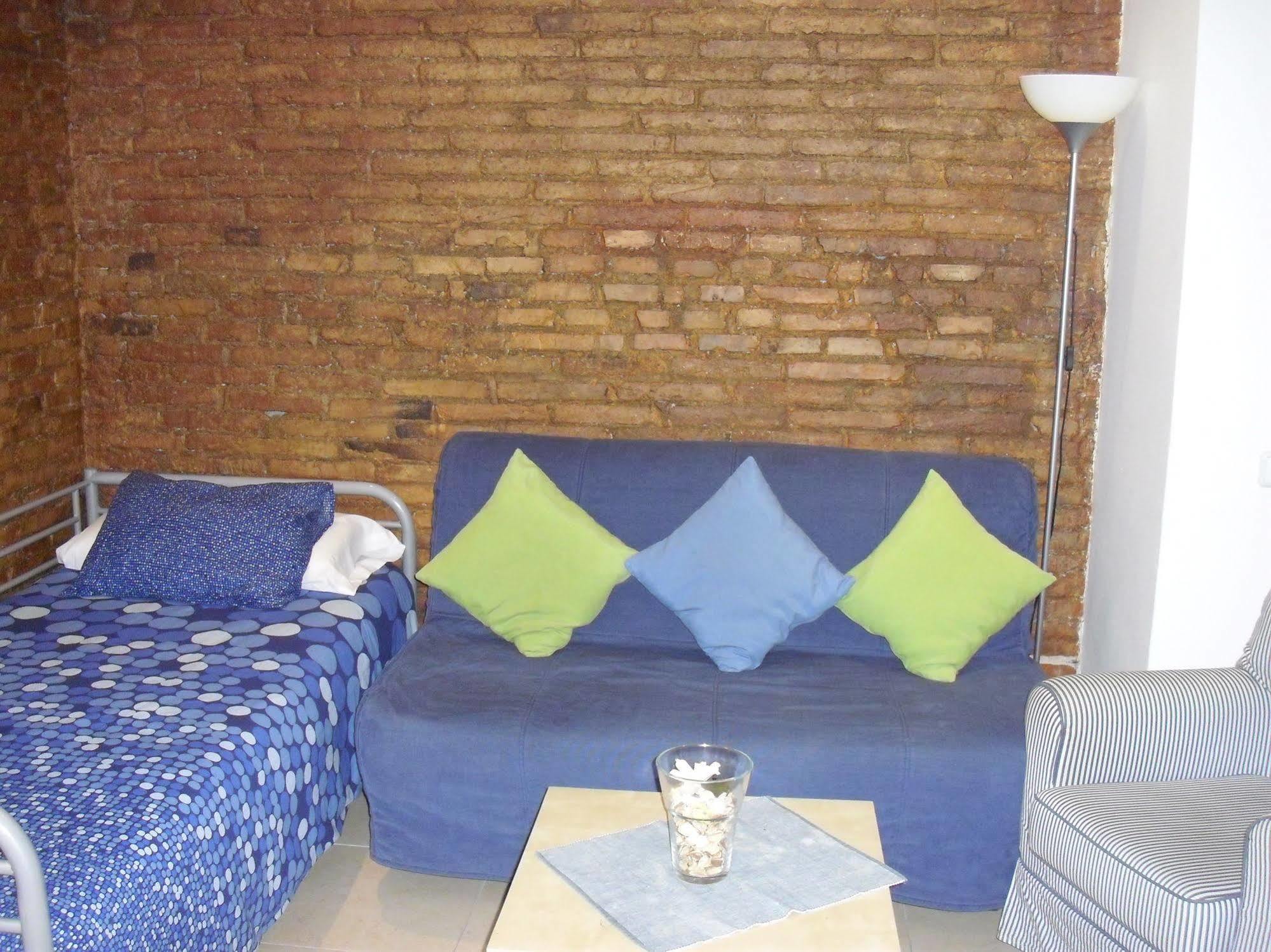 Apartaments Travessera Parc Gueell Barcelona Exterior foto